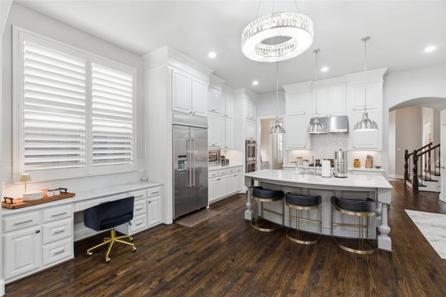 645 Clearwater Drive, Irving, TX 75039
