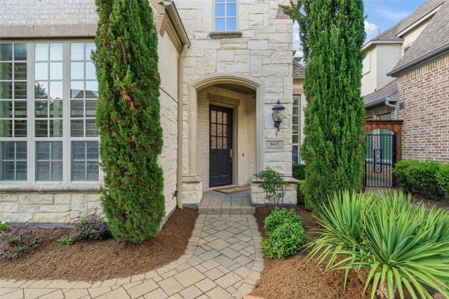 645 Clearwater Drive, Irving, TX 75039