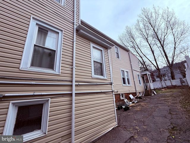 1715 -1717 W MARKET ST, Pottsville, PA 17901