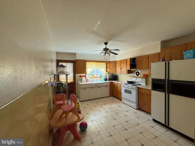 1715 -1717 W MARKET ST, Pottsville, PA 17901