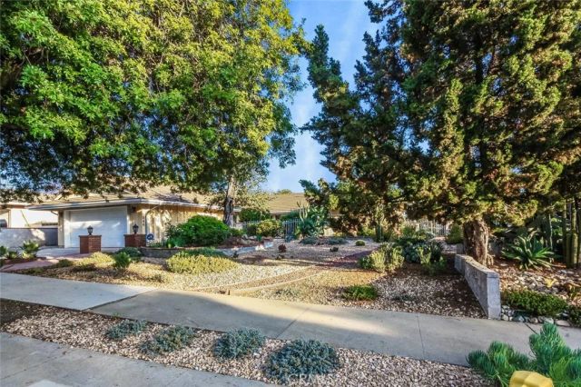 1046 Maryhurst Drive, Claremont, CA 91711