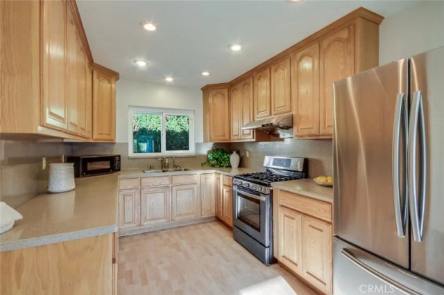 1046 Maryhurst Drive, Claremont, CA 91711