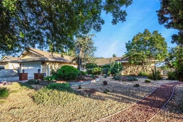 1046 Maryhurst Drive, Claremont, CA 91711