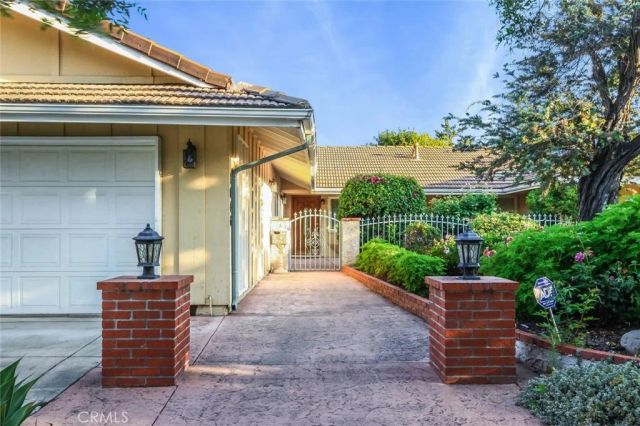 1046 Maryhurst Drive, Claremont, CA 91711