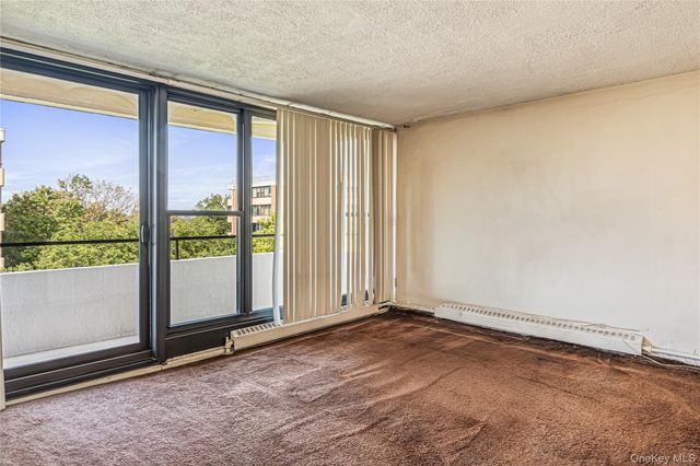 162-40 9th Avenue 8D, Beechhurst, NY 11357