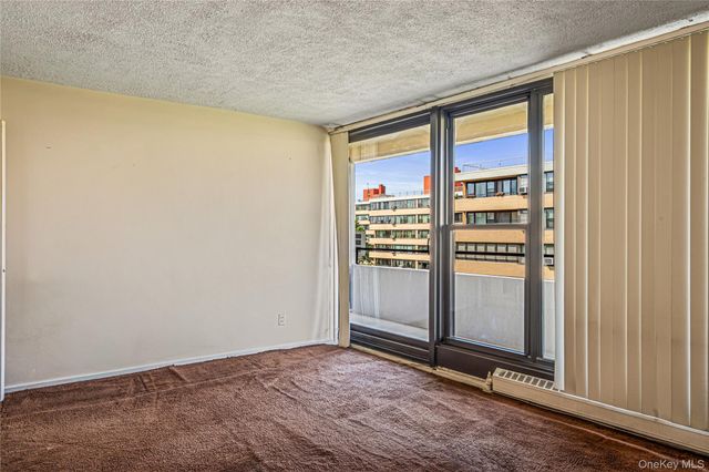 162-40 9th Avenue 8D, Beechhurst, NY 11357