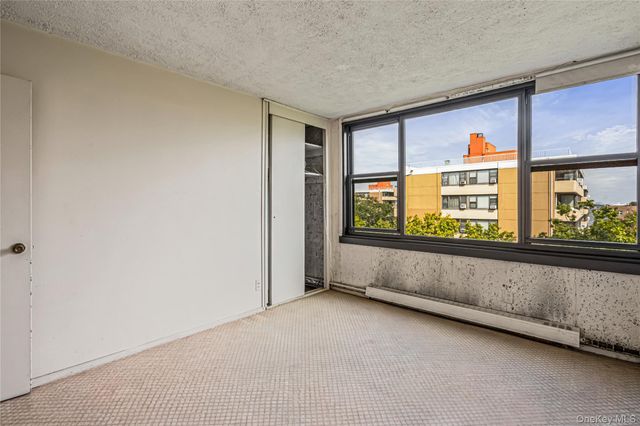 162-40 9th Avenue 8D, Beechhurst, NY 11357