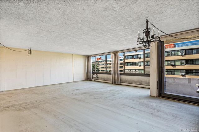 162-40 9th Avenue 8D, Beechhurst, NY 11357