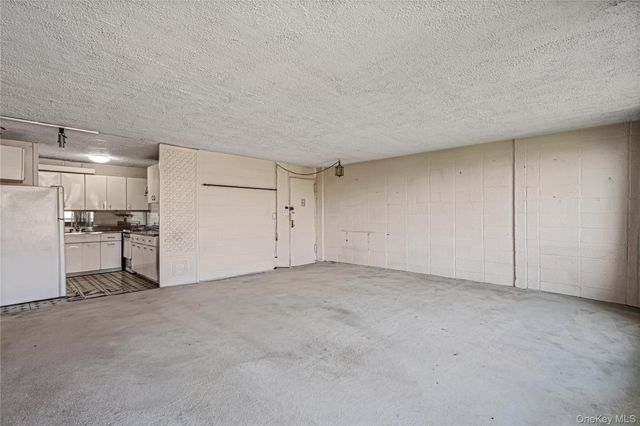 162-40 9th Avenue 8D, Beechhurst, NY 11357