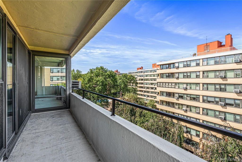 162-40 9th Avenue 8D, Beechhurst, NY 11357 — exterior