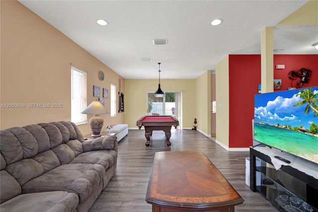 2064 NE 35th Ave, Homestead, FL 33033