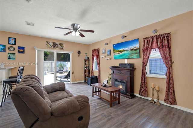 2064 NE 35th Ave, Homestead, FL 33033