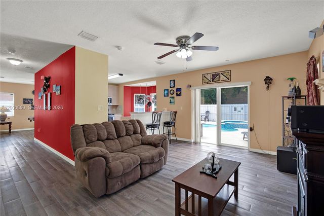 2064 NE 35th Ave, Homestead, FL 33033