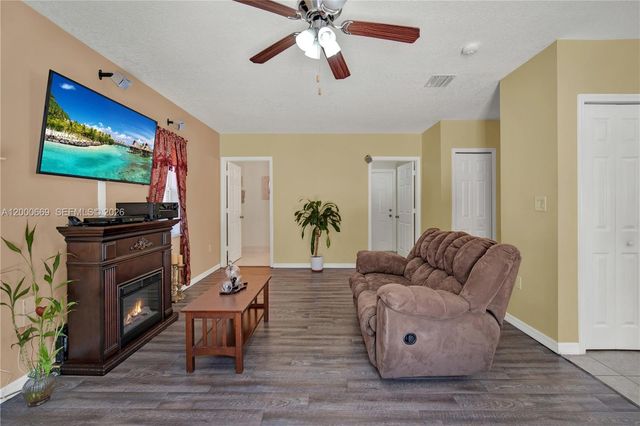 2064 NE 35th Ave, Homestead, FL 33033