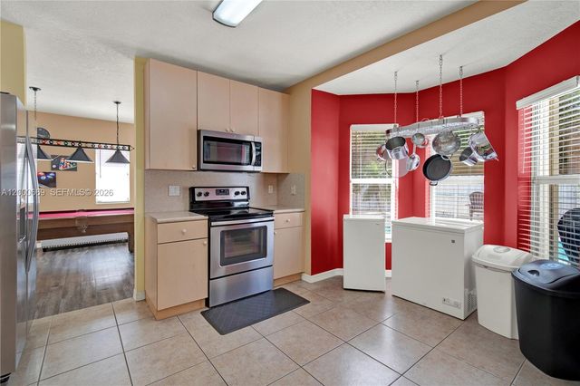 2064 NE 35th Ave, Homestead, FL 33033