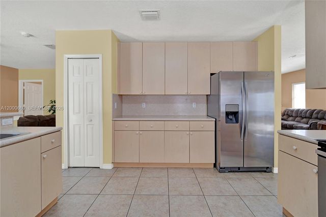 2064 NE 35th Ave, Homestead, FL 33033