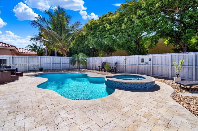 2064 NE 35th Ave, Homestead, FL 33033