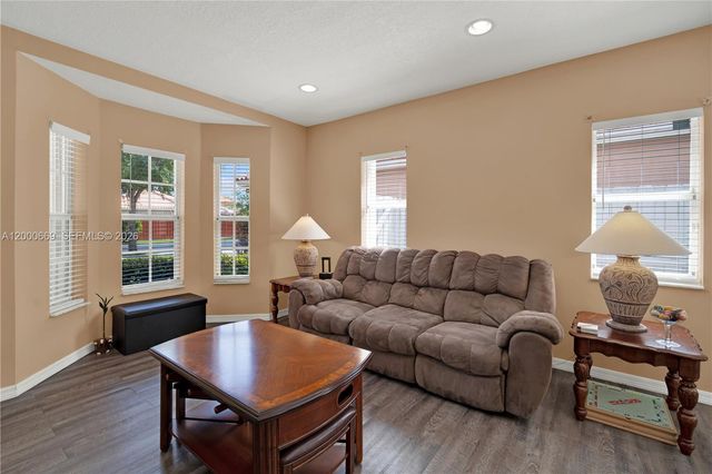 2064 NE 35th Ave, Homestead, FL 33033