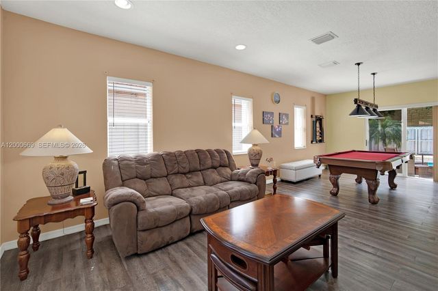 2064 NE 35th Ave, Homestead, FL 33033