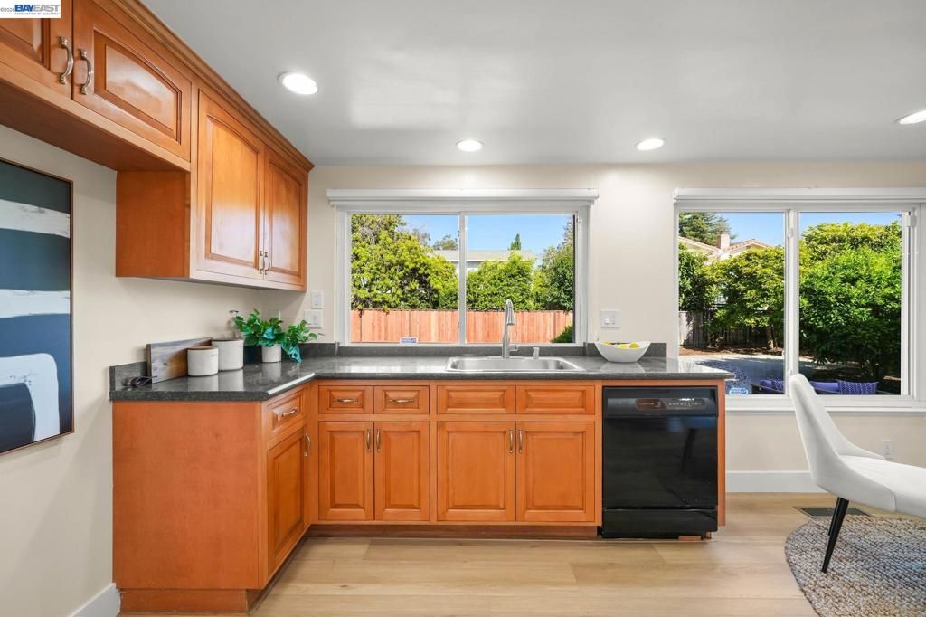 Image 19 of property listing at 644 Mission Creek Ct, Fremont, CA 94539