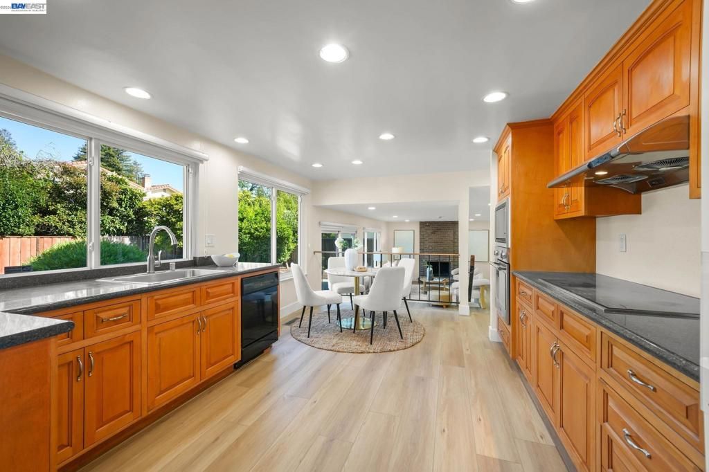 Image 21 of property listing at 644 Mission Creek Ct, Fremont, CA 94539