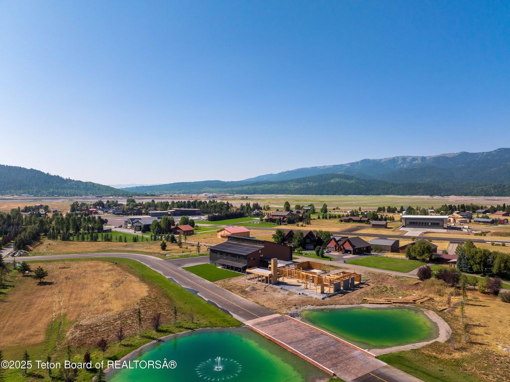 208 ALPINE VILLAGE CIRCLE, Alpine, WY 83128