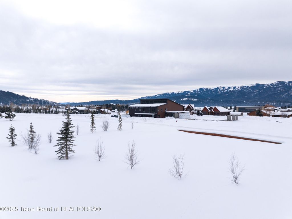 208 ALPINE VILLAGE CIRCLE, Alpine, WY 83128 photo 8