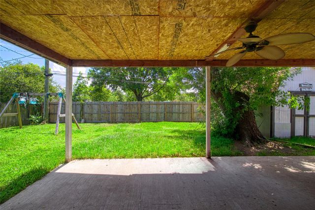 4511 Ponderosa Drive, Baytown, TX 77521