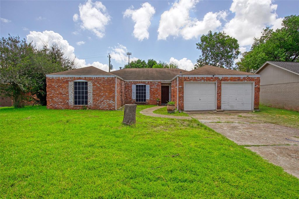 4511 Ponderosa Drive, Baytown, TX 77521