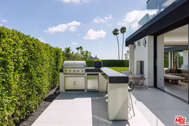 2162 Westridge Road, Los Angeles, CA 90049