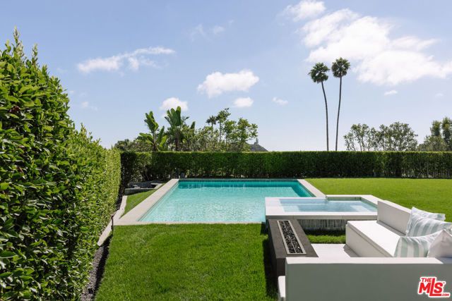 2162 Westridge Road, Los Angeles, CA 90049