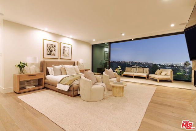 2162 Westridge Road, Los Angeles, CA 90049