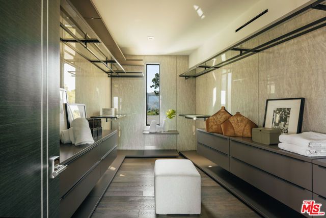 2162 Westridge Road, Los Angeles, CA 90049