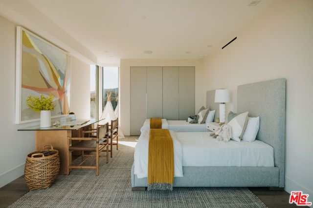 2162 Westridge Road, Los Angeles, CA 90049