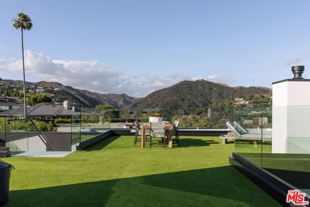 2162 Westridge Road, Los Angeles, CA 90049