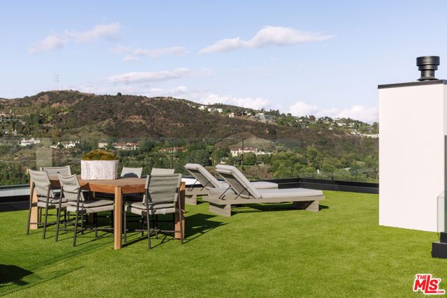 2162 Westridge Road, Los Angeles, CA 90049