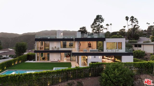 2162 Westridge Road, Los Angeles, CA 90049