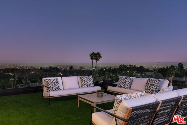 2162 Westridge Road, Los Angeles, CA 90049