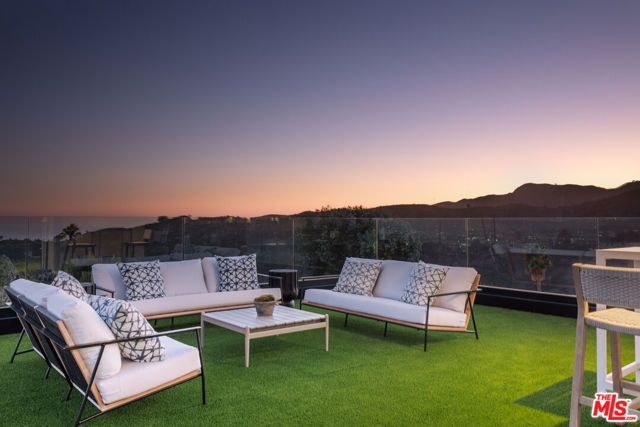 2162 Westridge Road, Los Angeles, CA 90049