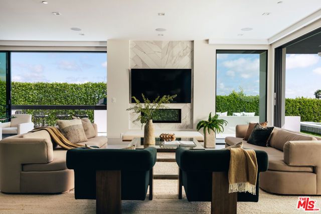 2162 Westridge Road, Los Angeles, CA 90049