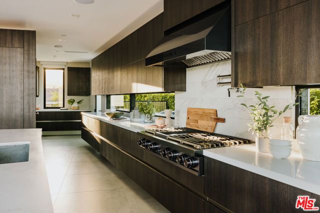 2162 Westridge Road, Los Angeles, CA 90049