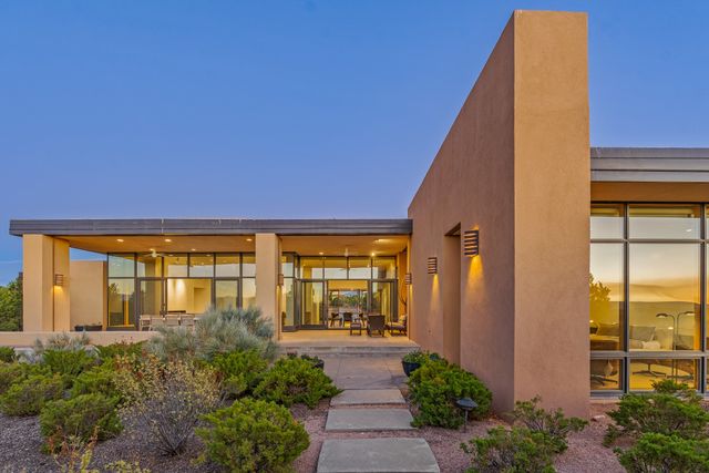 26 Bishops Dome Road, Santa Fe, NM 87506