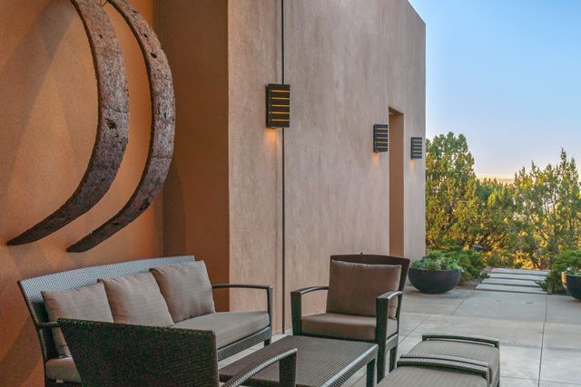 26 Bishops Dome Road, Santa Fe, NM 87506