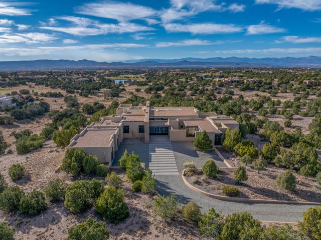 26 Bishops Dome Road, Santa Fe, NM 87506