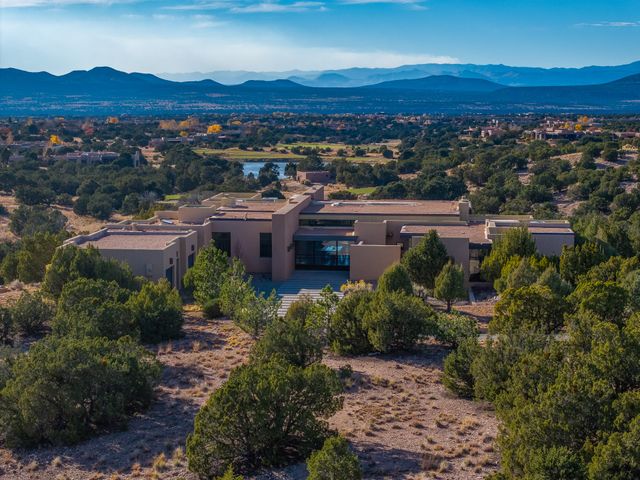 26 Bishops Dome Road, Santa Fe, NM 87506