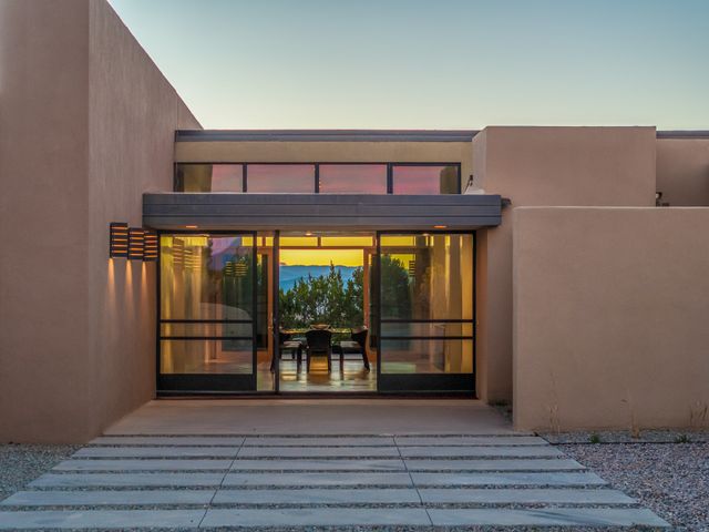 26 Bishops Dome Road, Santa Fe, NM 87506