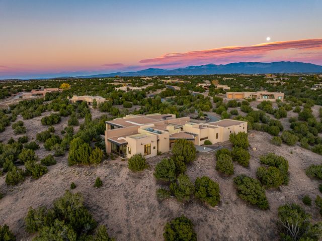 26 Bishops Dome Road, Santa Fe, NM 87506