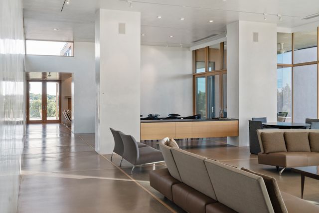 26 Bishops Dome Road, Santa Fe, NM 87506