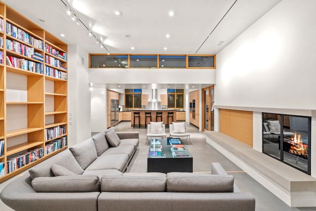 26 Bishops Dome Road, Santa Fe, NM 87506