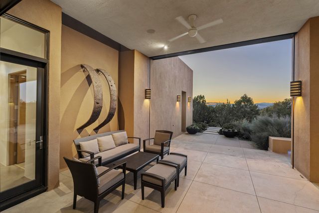 26 Bishops Dome Road, Santa Fe, NM 87506